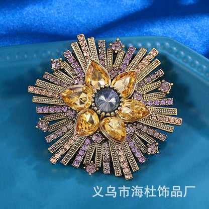 Gorgeous Crystal Glass Brooch