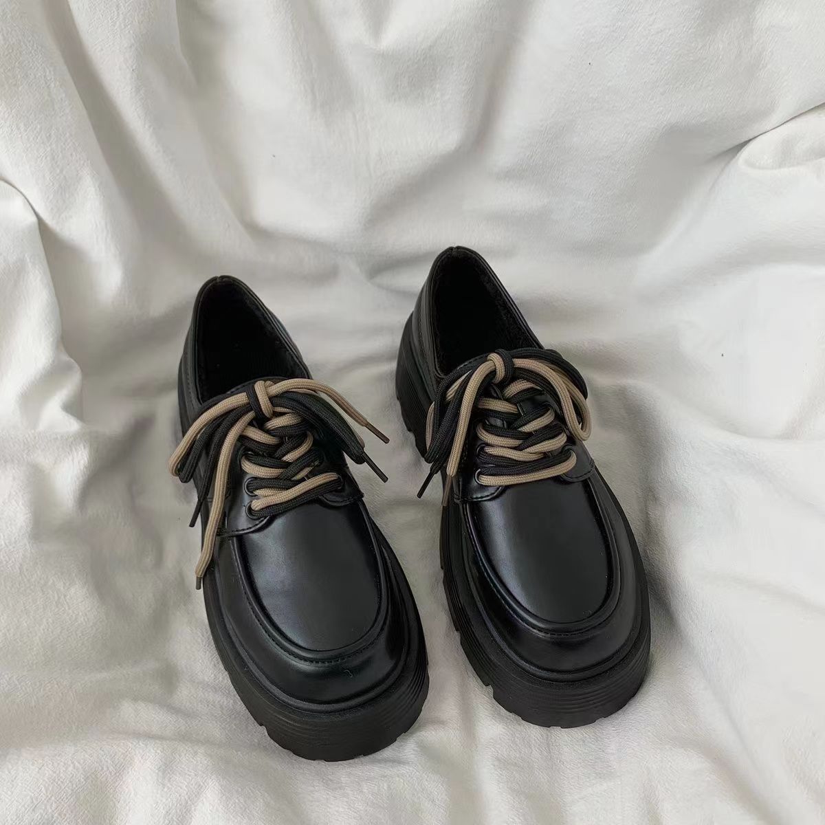 Lace-up loafers for women