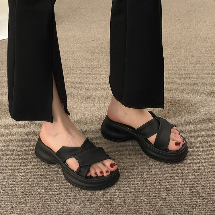 Thick-bottomed cross-stretch slippers