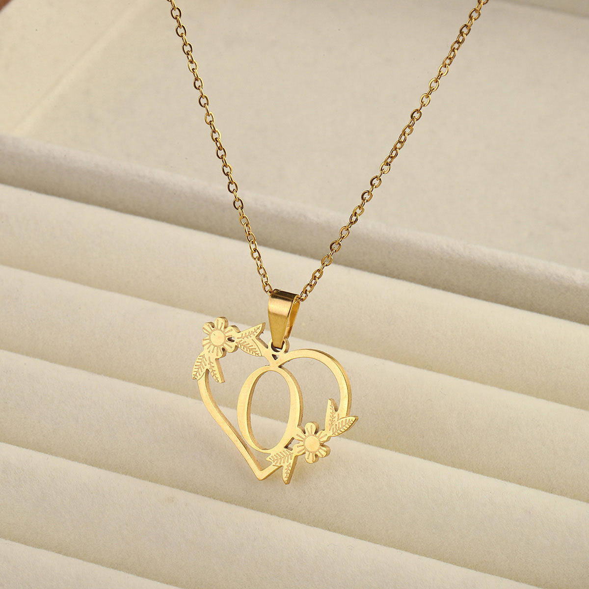 Titanium steel A-Z heart shaped English letter necklace