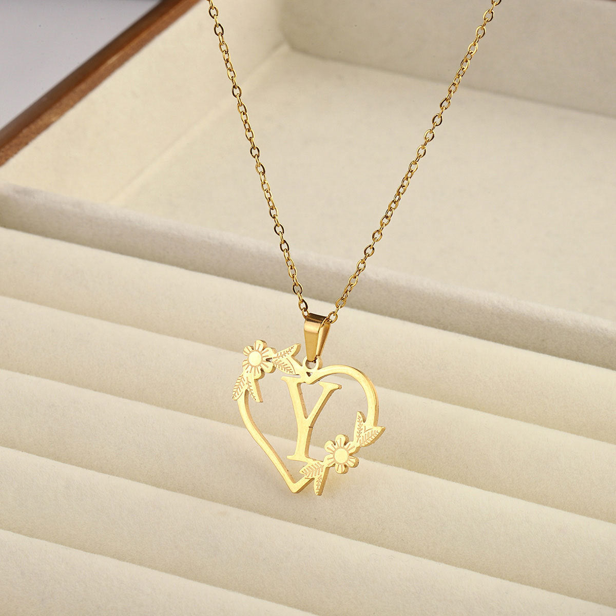 Titanium steel A-Z heart shaped English letter necklace