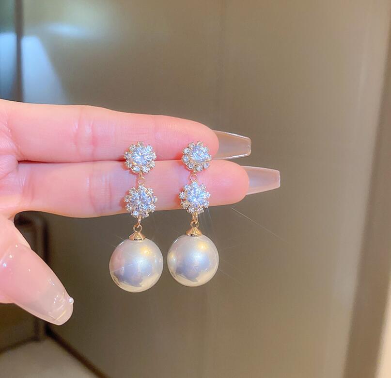 Circle flower pearl earrings