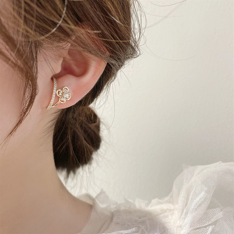 Design flower earrings