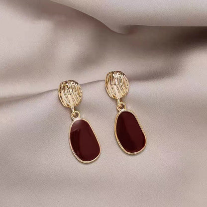 Red retro earrings