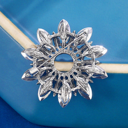 Fashion Crystal Brooch Pin Female