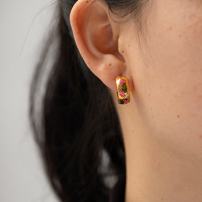 Leaf stud earrings