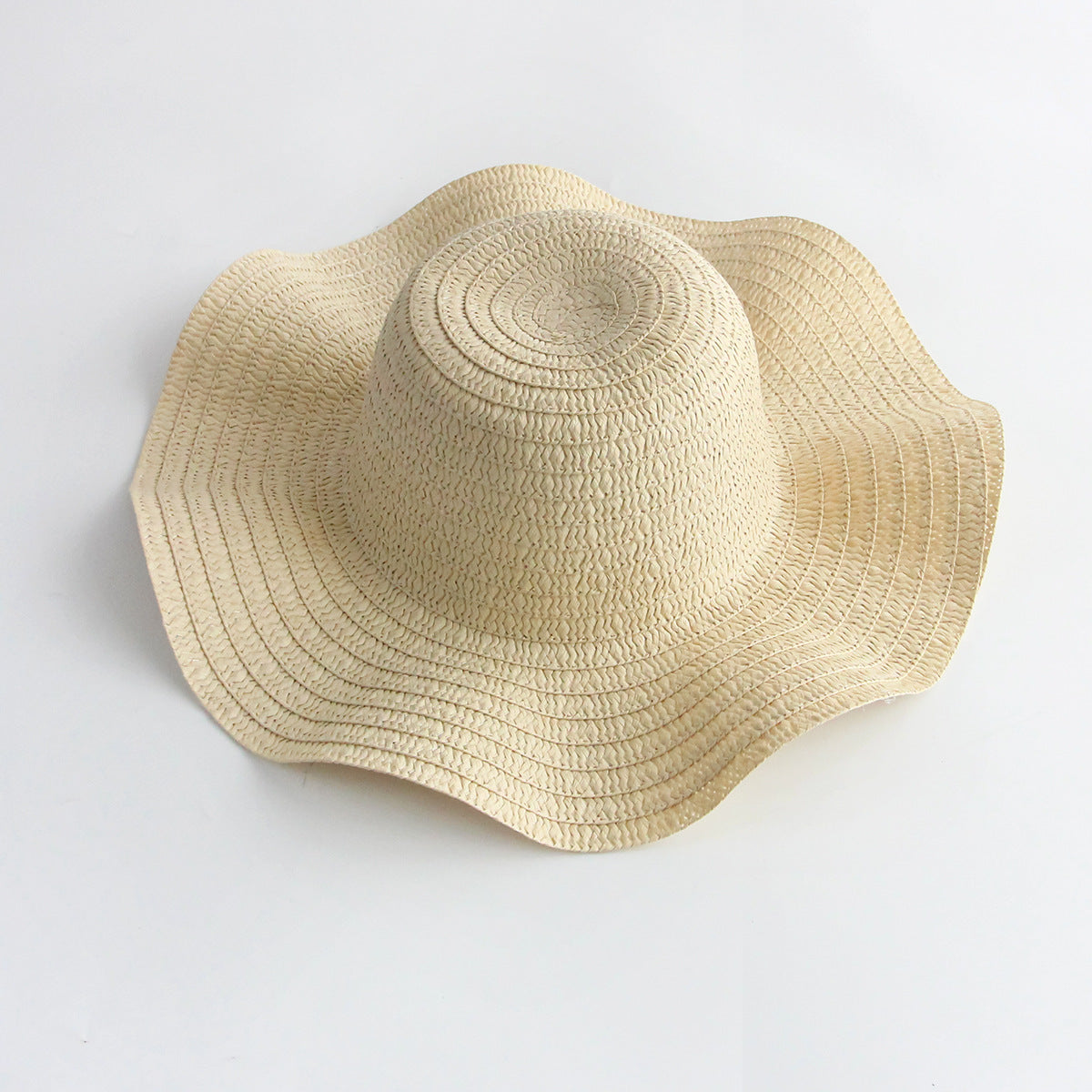 Sombrero de paja de ala plana para verano hecho a mano 