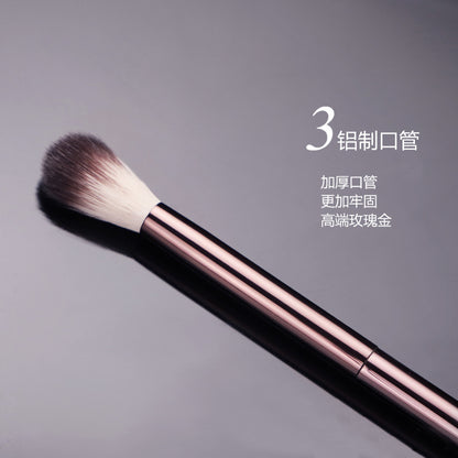 HG No. 14 Flame Highlighter Fiber Brush