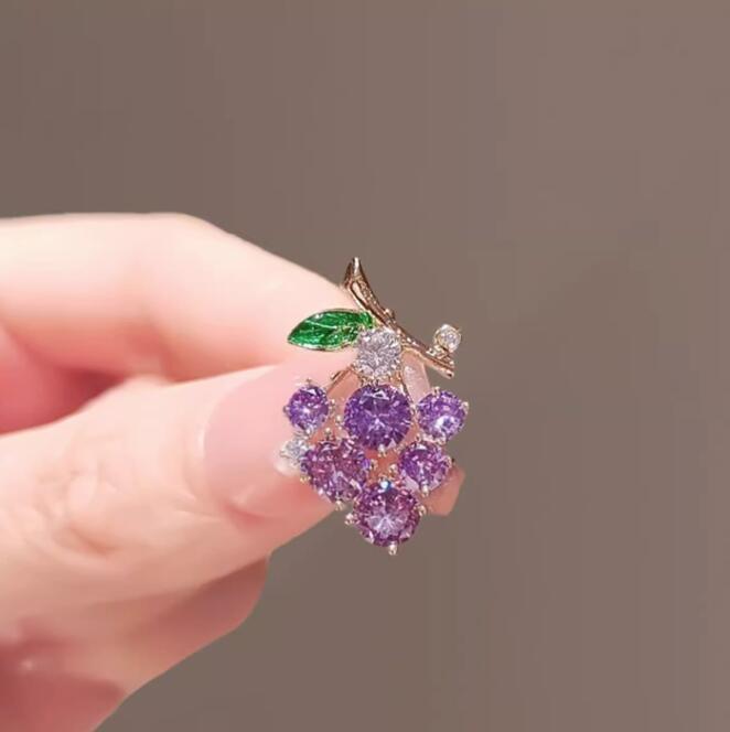 Grape Pin