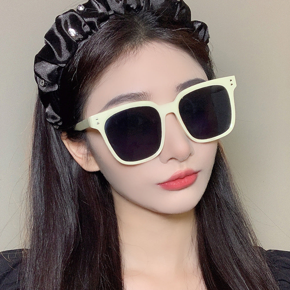 Retro Large Frame Sunglasses for Round Faces