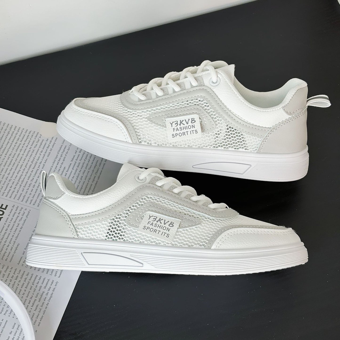 New style white shoes for women in summer