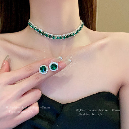 Conjunto de dos piezas de collar y pendientes con cadena de cuello verde 