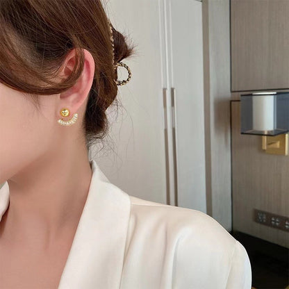 Versatile pearl Korean version simple stud earrings