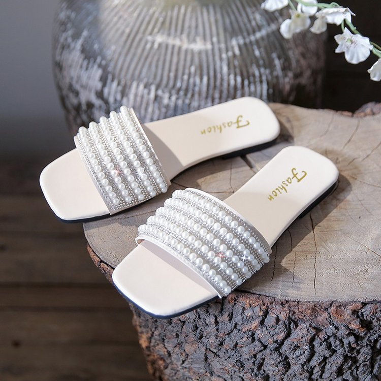 Pearl slippers