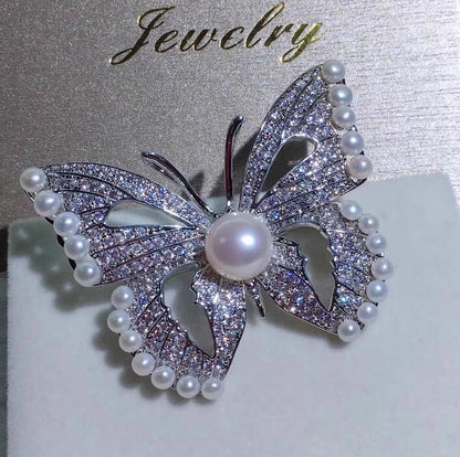 Multi-Bead Butterfly Pearl Brooch