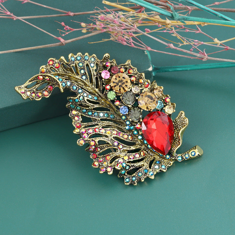 Glass crystal brooch high-end collar pin