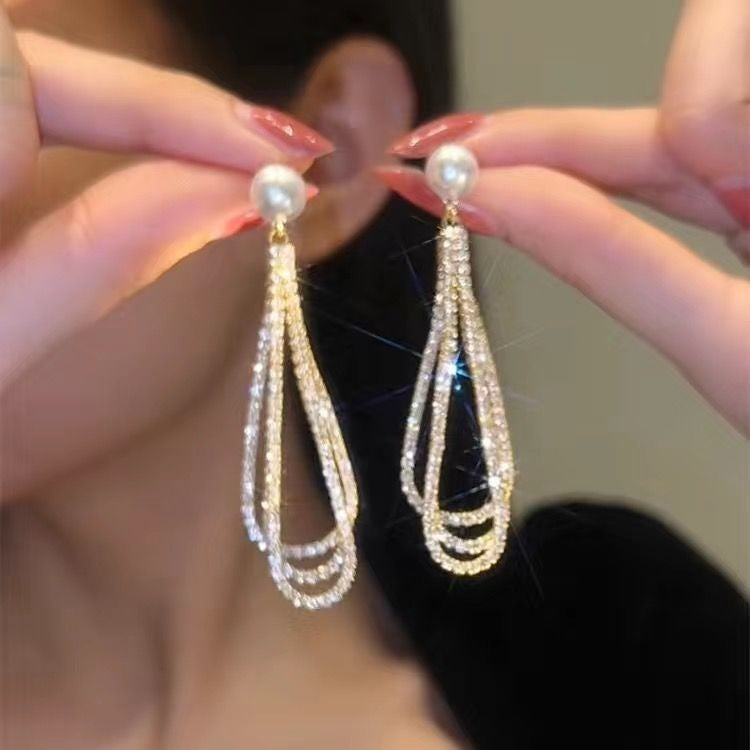 Temperament drop-shaped pearl earrings with diamonds