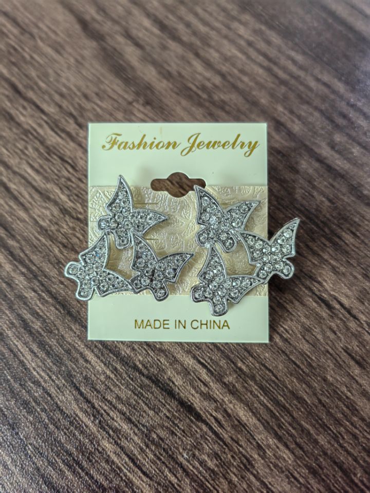 Pendientes de mariposa con forma de diamante 