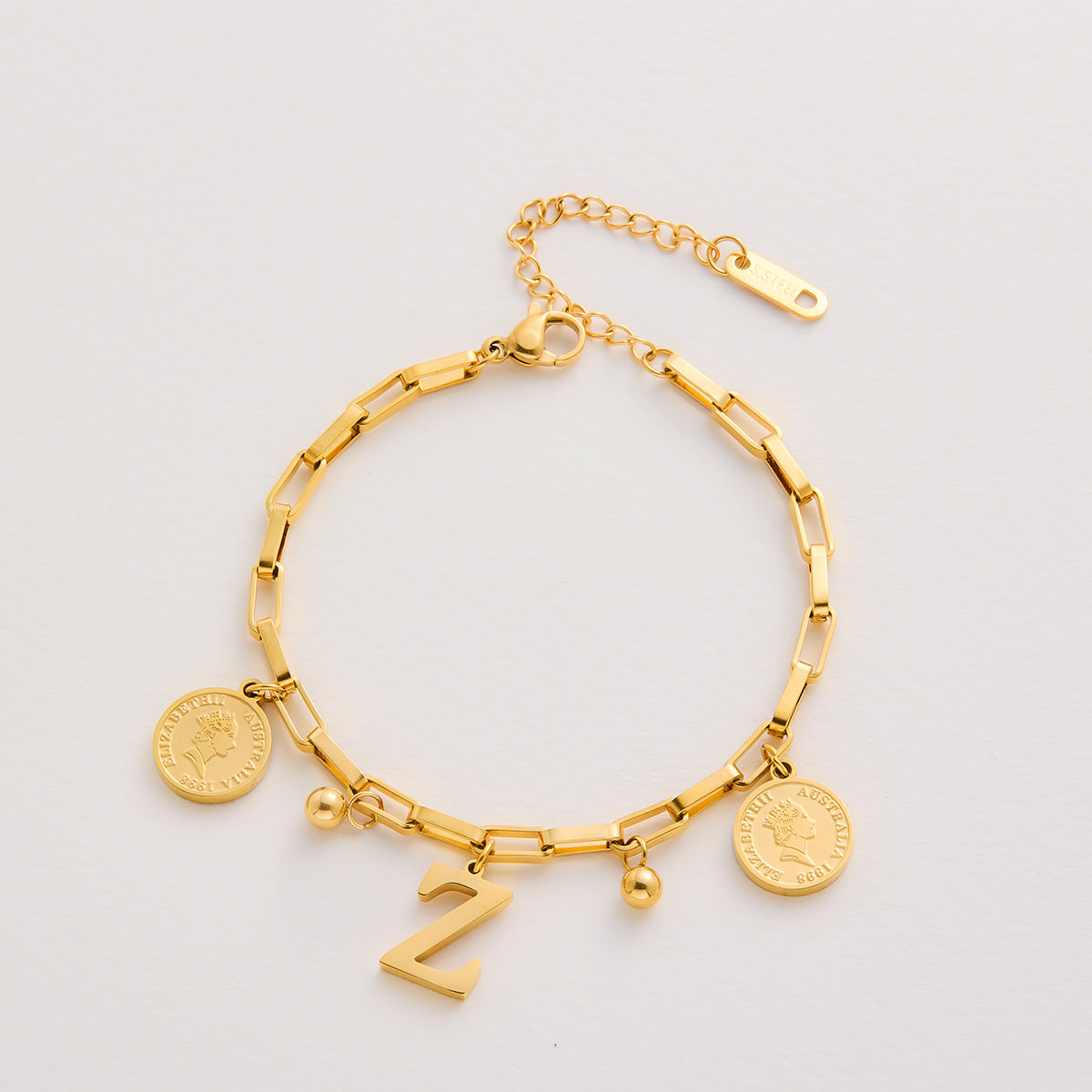 Queen coin bracelet 26 letters