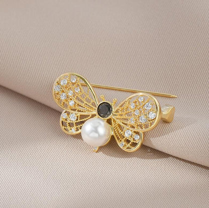 Bow Pearl Flash Diamond Brooch