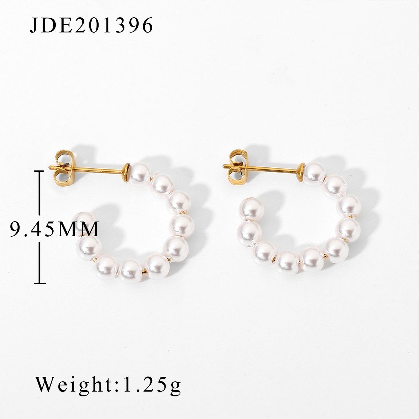 Pearl C-shaped earrings