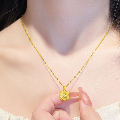 Super flash small sugar cube necklace