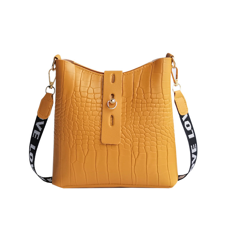 Crocodile pattern bucket bag