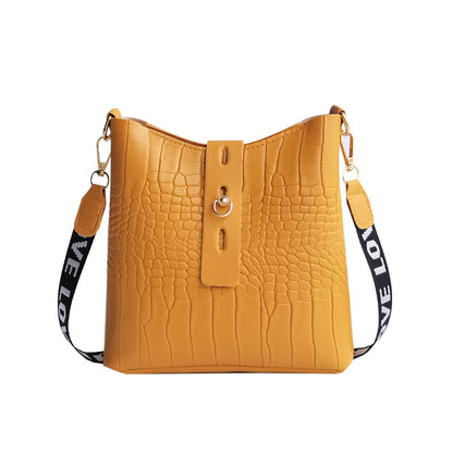 Crocodile pattern bucket bag