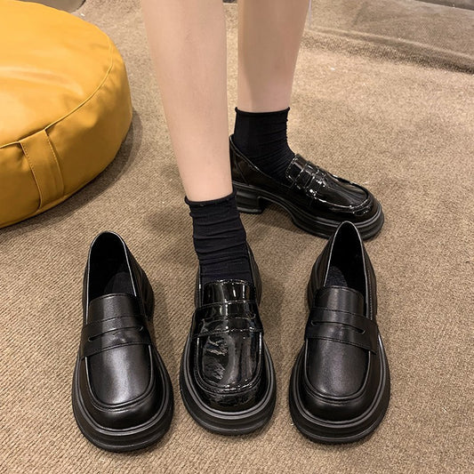 Black leather shoes woman