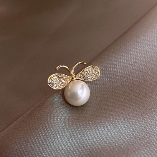 Bee Pearl Brooch