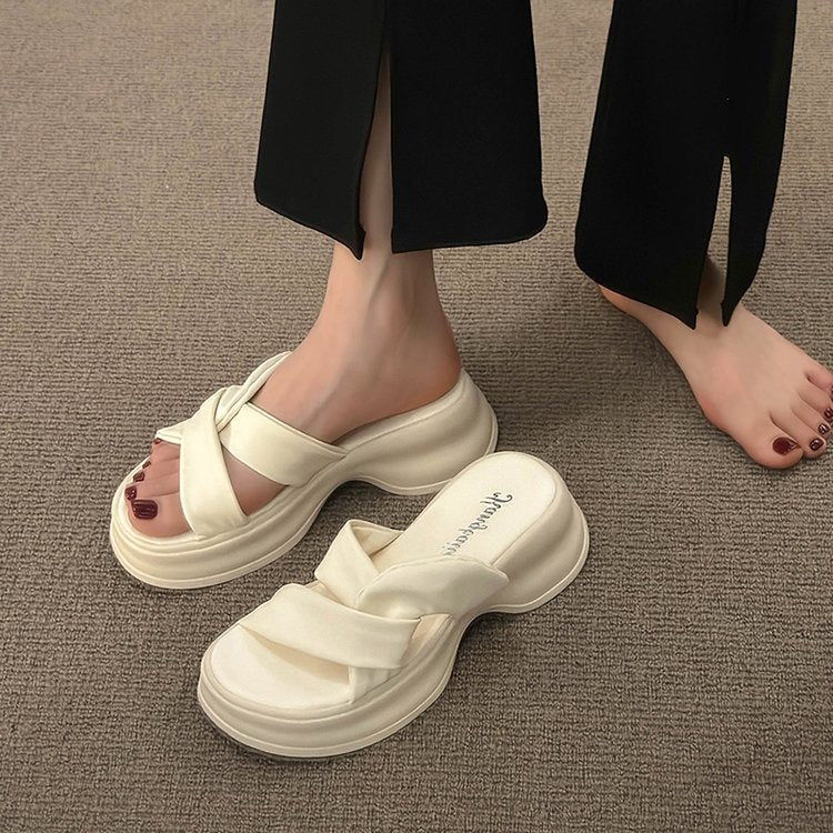 Thick-bottomed cross-stretch slippers