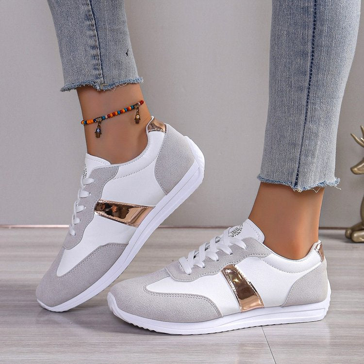 Flat casual sneakers