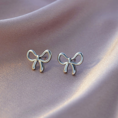 Four-leaf clover titanium steel ear buckle