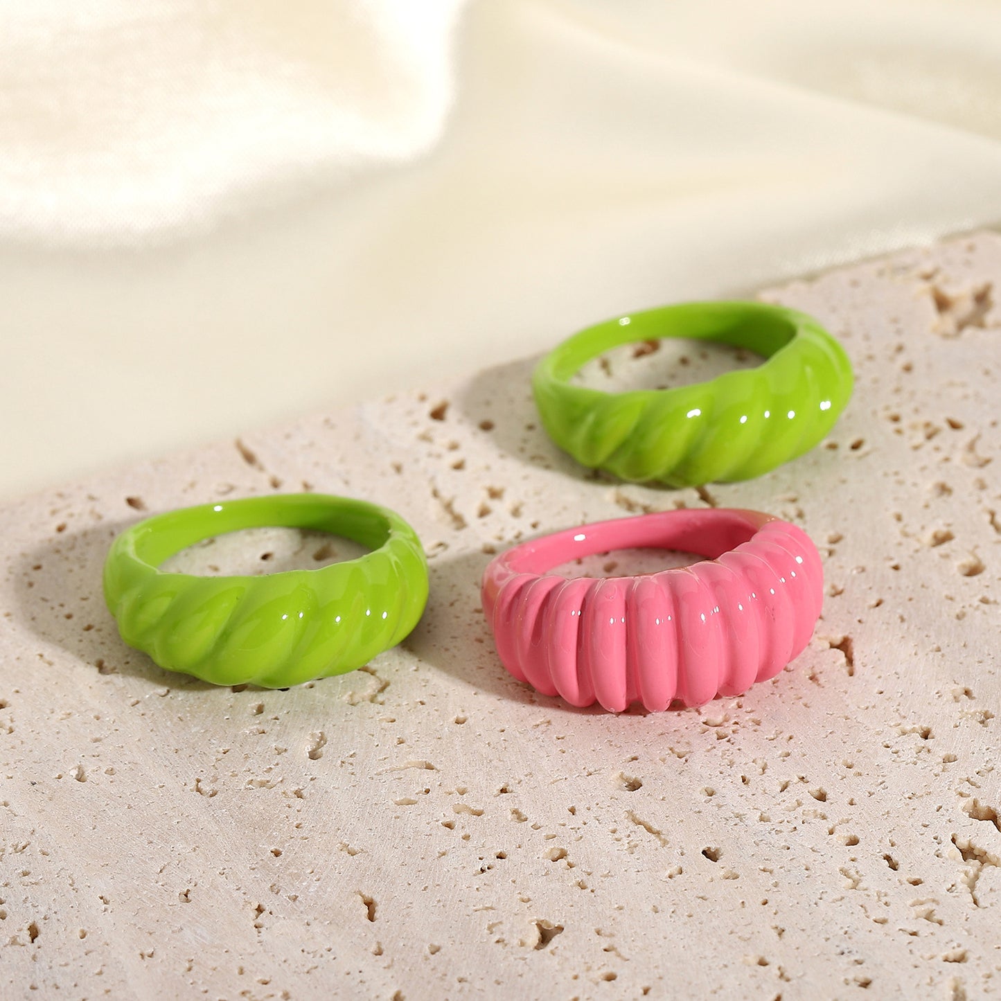 Fashionable candy-colored rings