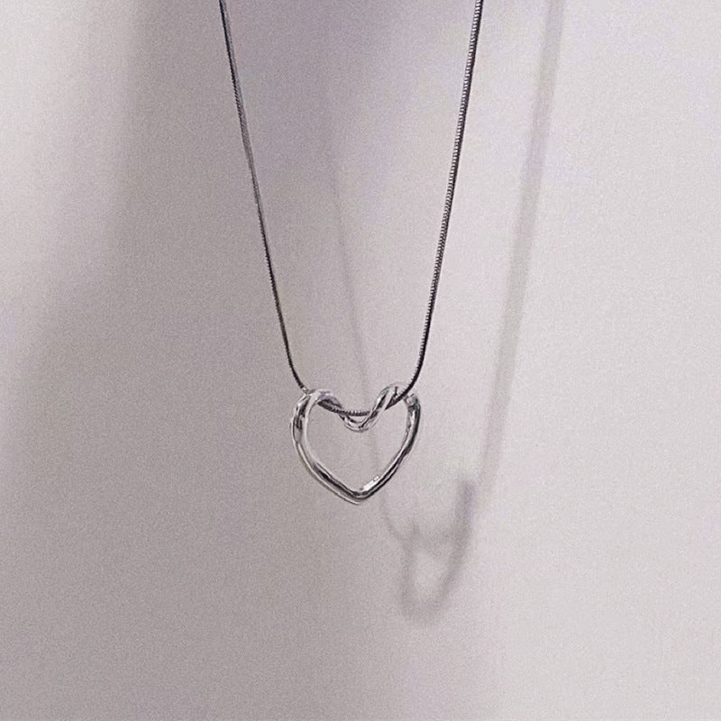 Hollow love necklace woman