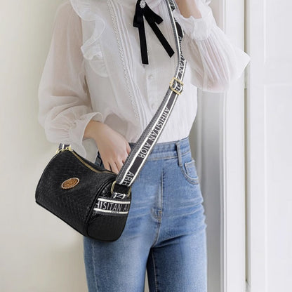 Retro exquisite shoulder bag