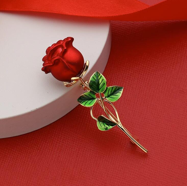 Red rose brooch