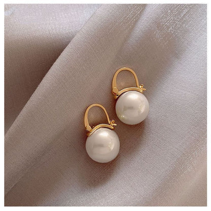 Pearl earrings retro temperament women