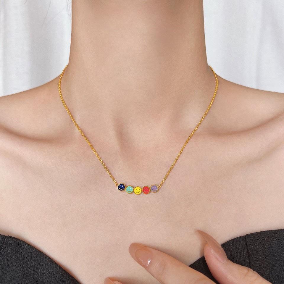 Color mini smiley face necklace