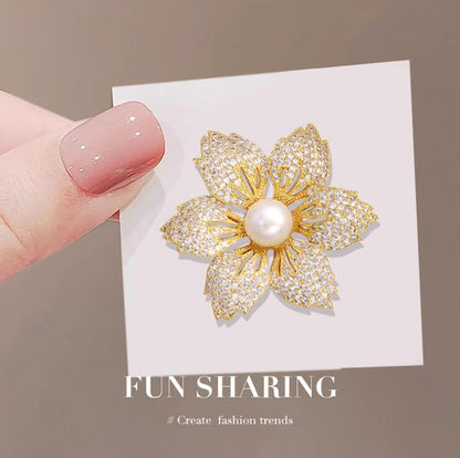 Flower Flash Diamond Bauhinia Brooch