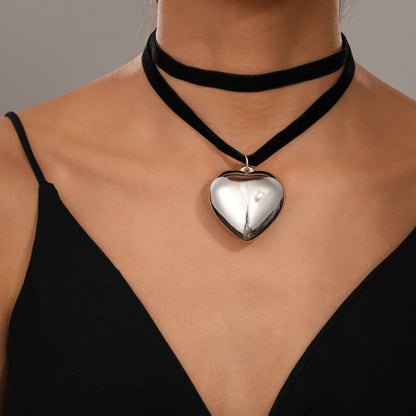 Double-layer velvet heart necklace