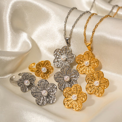 Flower Pendant Necklace