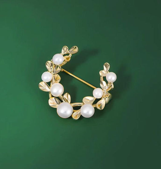 Light luxury vine brooch