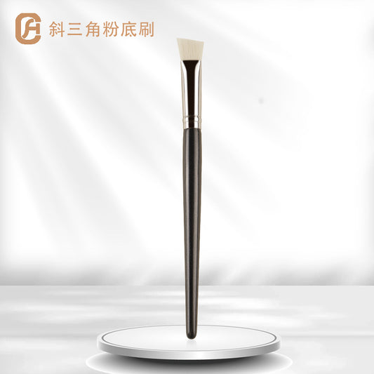 Canruo Xinghe Angled Triangle Foundation Brush