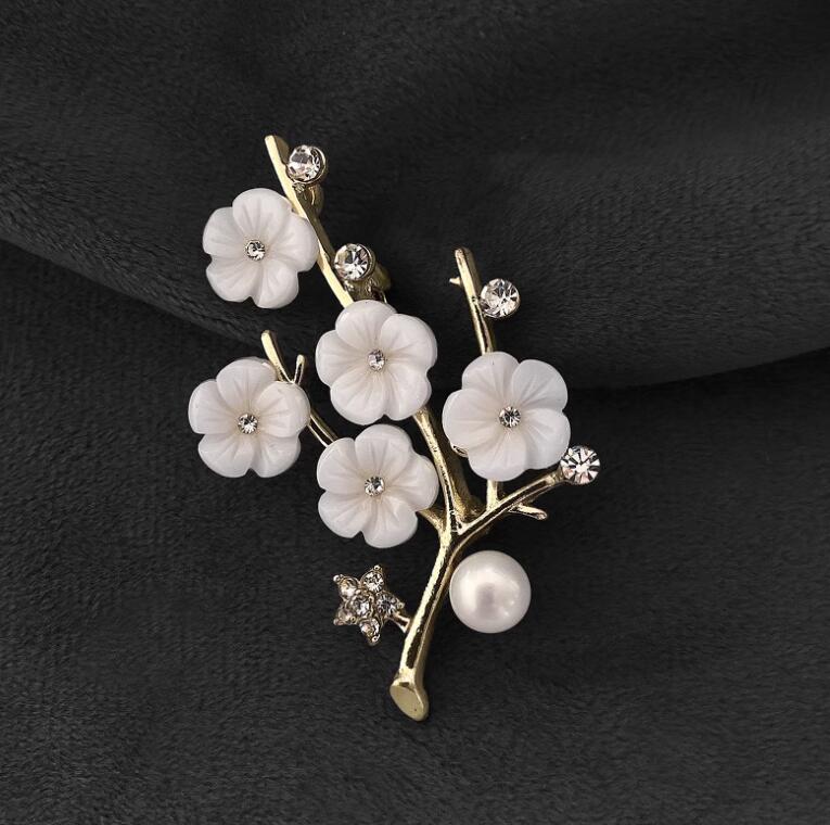 Shell Five Plum Blossom Brooch