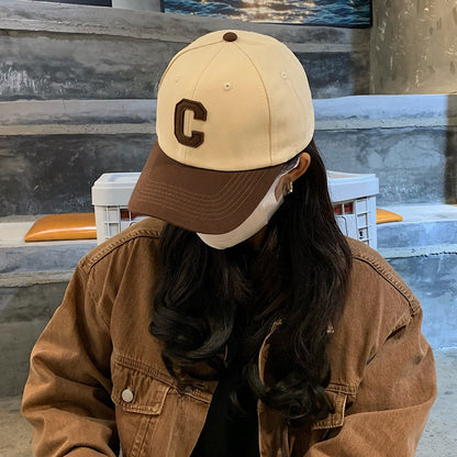 Gorra de béisbol con letra C 