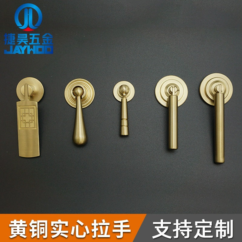 Handle hardware