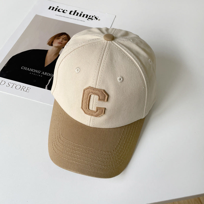 Gorra de béisbol con letra C 