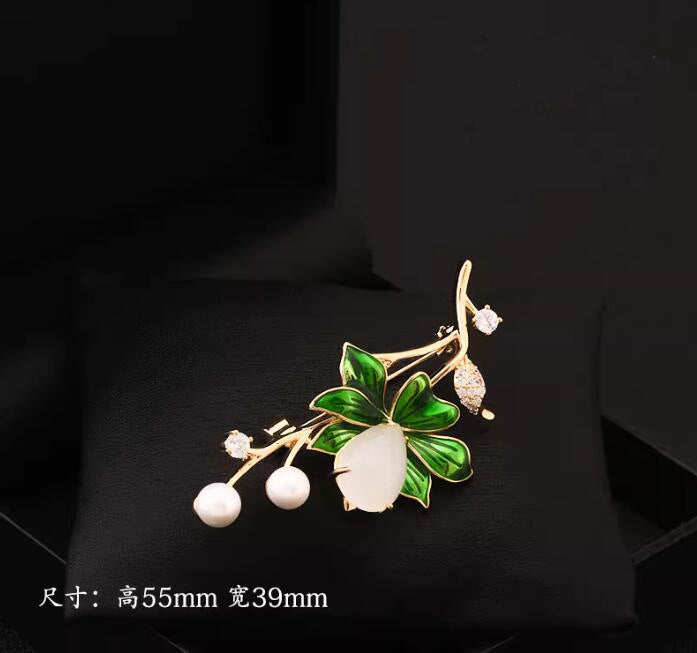 High-end lotus brooch