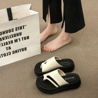 Versatile Internet celebrity slippers